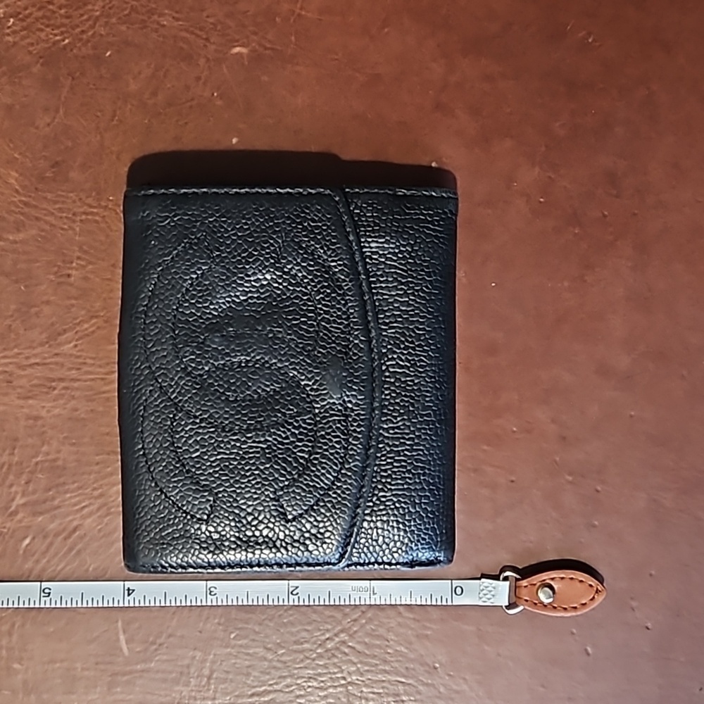 Chanel CC Logo Caviar Lambskin Bifold Wallet - Picture 1 of 7